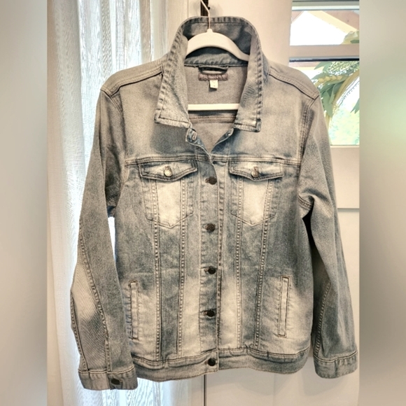 Garnet Hill Jackets & Blazers - Garnet Hill Light Blue Denim Jean Jacket